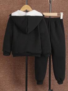 SHEIN 男童恐龍刺繡帽裝束拉鍊連帽毛絨衣和褲套裝 - 黑色 - 查看 2