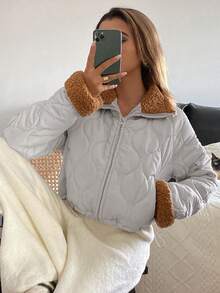 Livesso Women's Casual Contrast Color Patchwork Faux Fur Collar Short Jacket, Quilted Loose Streetwear Padded Coat For Autumn/Winter - Light Grey - View 5