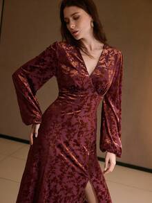 MOTF PREMIUM 天鹅绒提花 V 领灯笼袖开衩长裙，秋冬 - 酒紅色 - 查看 6