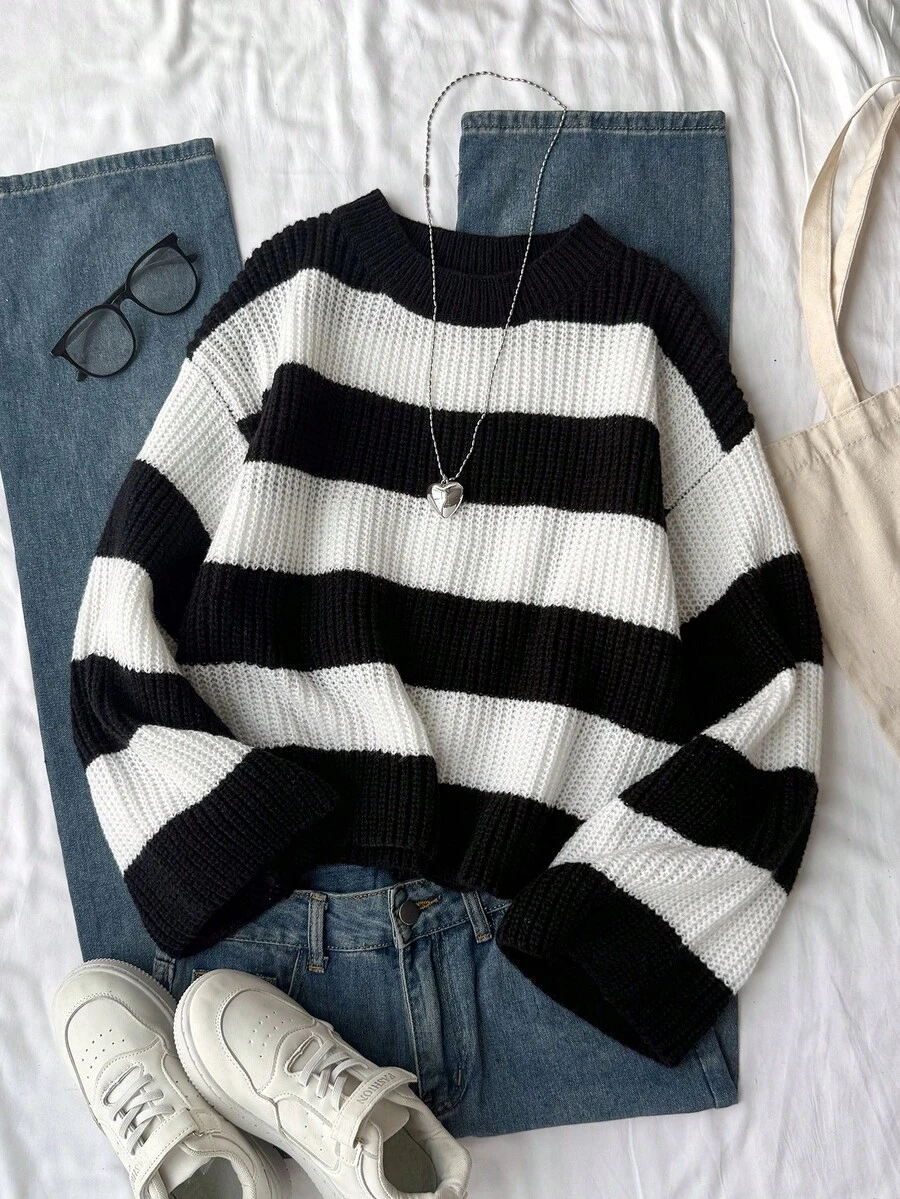 SHEIN Women's Fashion Versatile Simple Black & White Contrast Crew Neck Cropped Chunky Knit Sweater, Autumn/Winter - Black and White - View 1