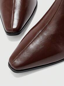 CUCCOO BIZCHIC 女士棕色尖头低跟套脚时尚侧拉链英伦风踝靴 - 棕色 - 查看 8