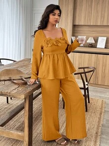 Weeklong Conjunto de 2 piezas de camisa con cuello cuadrado y volantes en el bajo con decoración floral y pantalones de pierna ancha para mujer talla grande - Amarillo - Ver 7