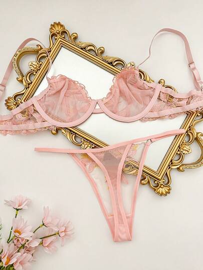 Women Romantic Geborduurde Verleidelijke Lingerie Set, Padded Underwire BH String Slipje view 6