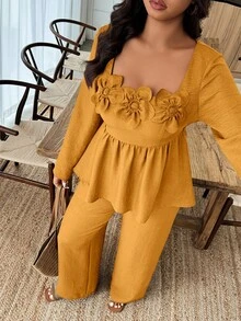 Weeklong Conjunto de 2 piezas de camisa con cuello cuadrado y volantes en el bajo con decoración floral y pantalones de pierna ancha para mujer talla grande - Amarillo - Ver 3