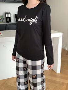 SHEIN 青少年女孩針織英文印花圖案圓領長袖T恤與格紋愛心印花長褲睡衣套裝，居家休閒夜穿服 - 黑與白 - 查看 4