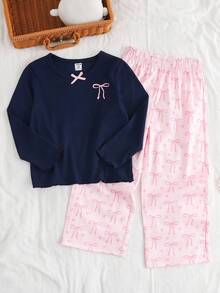 SHEIN Young Girls Navy Ribbed Bow Print Long Sleeve Top And Bow Print Full Length Pants Pajama Set, Suitable For Home Wear, Made Of High Quality Soft Fabric, Machine Washable, Suitable For Spring, Autumn And Winter - Multicolor - View 3