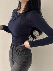 DAZY Camiseta de manga larga de ajuste ceñido con media cartera abotonada de unicolor, ropa de otoño, ropa de vuelta al colegio - Azul Marino - Ver 4