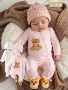 SHEIN مجموعة بدلة وقبعة للأطفال حديثي الولادة من الفتيات، 2 قطعة، بأكمام طويلة، بطبعة دب كرتوني مطرزة وزخرفة فيونكة، بدلة بطبعة زهور متناثرة، مناسبة للربيع والصيف والخريف والشتاء، للحياة اليومية والمناسبات العادية - متعدد الألوان - مشاهدة 1