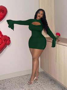Veslaya Vestido ajustado rojo sexy con diseño hueco y mangas acampanadas para tallas grandes, con diseño revelador en el pecho - Verde Oscuro - Ver 4