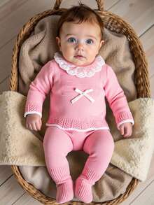 SHEIN Bộ 2 món áo len tay raglan phối ren hồng dễ thương cho bé gái sơ sinh, mềm mại và thoải mái, thích hợp mặc hàng ngày, đi chơi, du lịch, nghỉ mát, ở nhà, nhà trẻ, mùa thu/đông, giáng sinh, đi học, tiệc tùng, đa năng - Hồng - Xem 2
