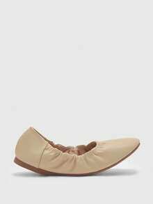 CUCCOO BIZCHIC 1 Đôi giày bệt đơn giản, thanh lịch và thoải mái cho nữ, được làm từ chất liệu PU mềm mại cao cấp, thiết kế đế bệt dễ xỏ vào, thuận tiện khi đi làm và đi công tác, không gây mỏi chân - Màu be - Xem 8