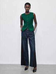 Maija Top de Tricô Feminina com Decote Redondo e Sem Mangas, com Decoração de Botão Metálico, Suéter Básico para Uso Urbano, Casual Business, Uso no Escritório, Elegante para Festa de Natal, Confraternização de Ano Novo