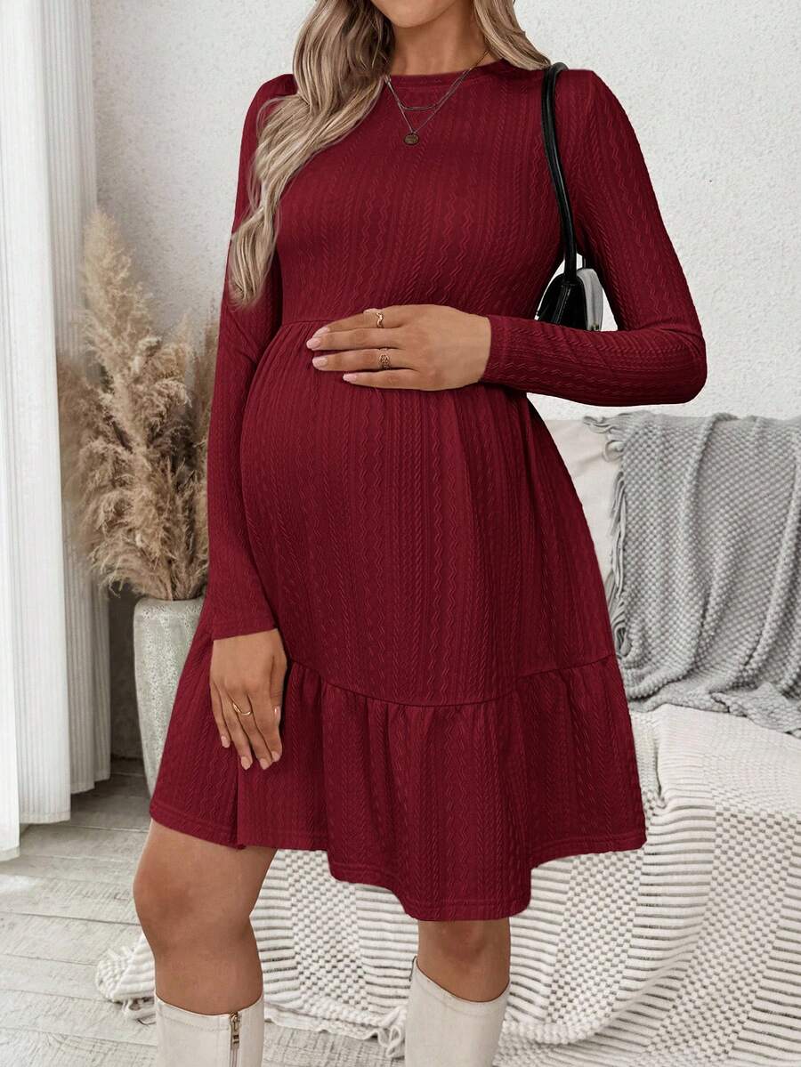 SHEIN Vestido casual de maternidad de unicolor con cuello redondo, manga larga, acanalado y volante en el bajo - Burdeos - Ver 1
