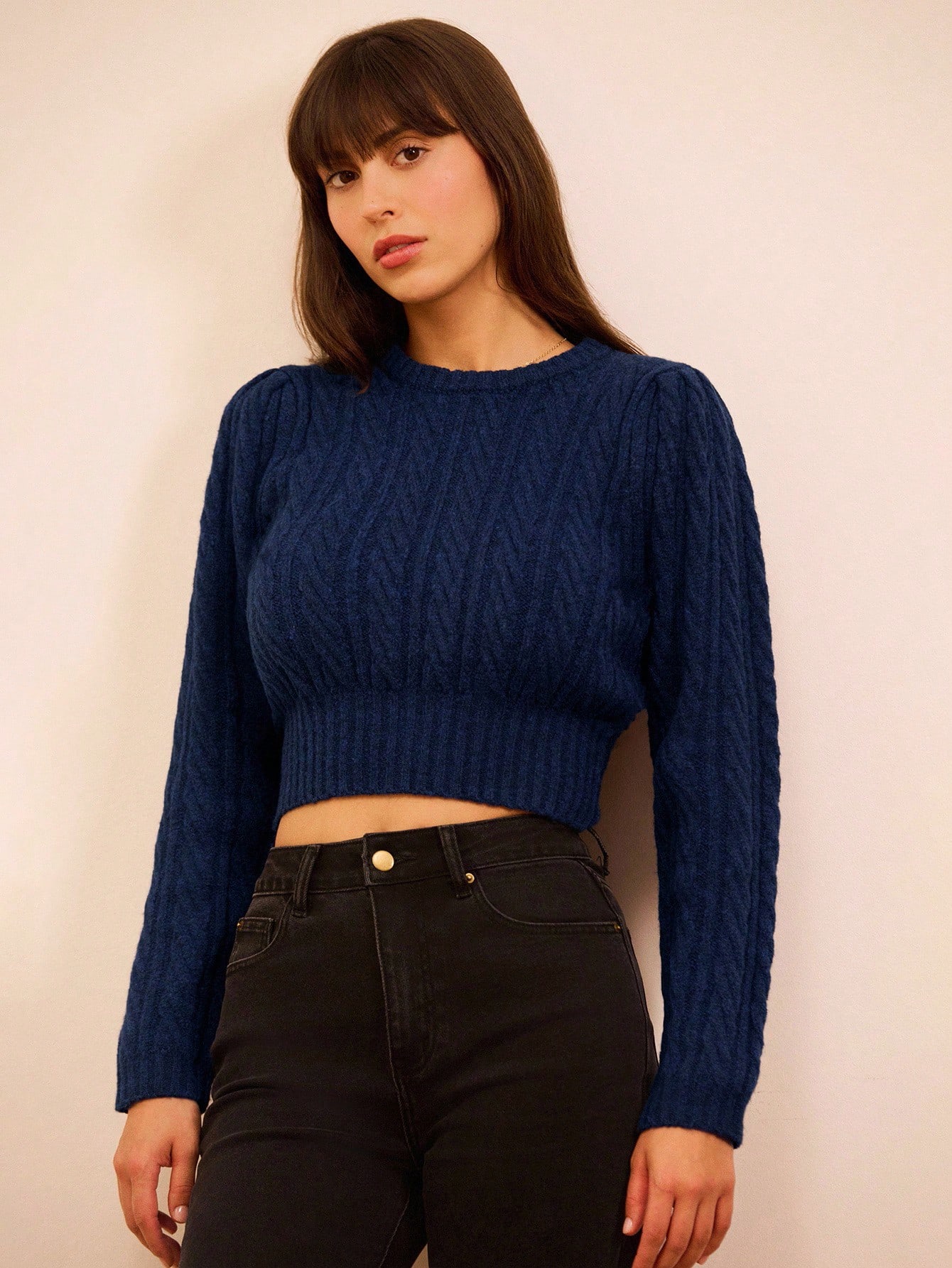 フラッフィーケーブルジャンパー 飾りボタン 秋 オフィストップ ビジネスカジュアルトップス