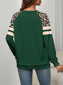 EMERY ROSE Green Contrast Leopard Print Long Sleeve Plus Size Sweatshirt - Multicolor - View 2