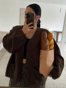 Dazy Plus كارديجان فضفاض بياقة على شكل حرف V للنساء ذوات الأحجام الكبيرة، بلون أحادي، مفتوح من الأمام، مع جيوب، مناسب للخريف والشتاء - بني - مشاهدة 5