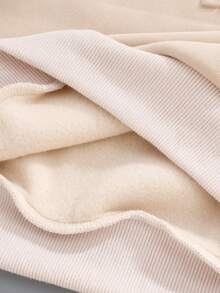 Genkimix Kids 2 件套年轻男孩休闲时尚杏色运动衫，带压花英文文字和松紧腰牛仔裤套装，适合休闲和通勤，适合幼儿男孩秋冬户外活动 - 杏色 - 查看 8