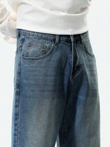 Manfinity Hypemode 寬鬆版型男士直筒牛仔褲 - 中等水洗藍 - 查看 5