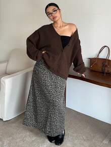 Dazy Plus كارديجان فضفاض بياقة على شكل حرف V للنساء ذوات الأحجام الكبيرة، بلون أحادي، مفتوح من الأمام، مع جيوب، مناسب للخريف والشتاء - بني - مشاهدة 4