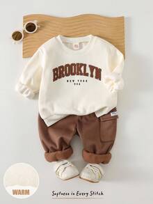 Cozy Pixies 2 件套男婴简约 3D 字母图案针织柔软圆领长袖连帽衫和松紧腰裤套装 - 棕色 - 查看 9