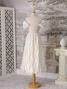 SHEIN MOD 露肩蝴蝶袖收腰长裙，激光切割纹理面料，乳白色露肩连衣裙，白色压花连衣裙，飘逸连衣裙，伴娘服，女士优雅服装，女士生日礼服 - 杏色 - 查看 6