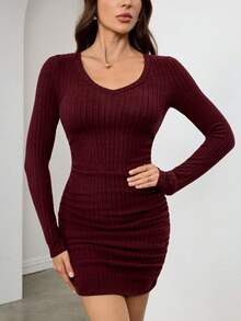 SHEIN Tall 纯色V领粒纹面料酒红色长袖紧身连衣裙，适合秋冬季 - 酒紅色 - 查看 1
