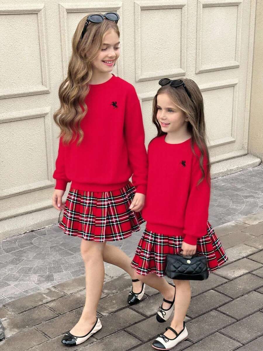 SHEIN 女童服装纯红色圆领刺绣运动衫搭配格子百褶裙女童两件套，红色格子裙套装，圣诞裙套装 - 紅色 - 查看 1