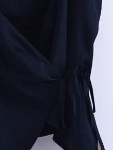 GlowEve 女士时尚休闲 V 领褶皱环绕式蝴蝶结腰带 A 字形吊带背心 - 藏蓝色 - 查看 5