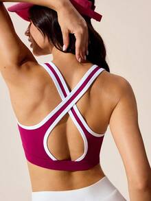 Core Rhythm 女士运动文胸，撞色拼接，背部交叉，可拆卸垫，中等支撑，适合日常休闲穿着、跑步、瑜伽、健身、高尔夫、网球等 - Bold Plum - 查看 2