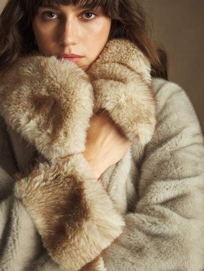 BizChic 2025 Autumn/Winter New Arrival Turndown Collar Fluffy Long Coat, Elegant, Retro Chic Urban Commute Everyday Casual Romantic 90s Christmas New Year, Suitable For Women Thanksgiving Party, Wedding Guest, Ceremony, Date Night, Music Festival, Brunch, Airport