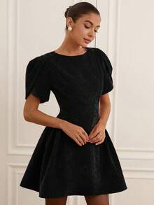 Revavyn Váy công chúa mini tay ngắn cổ tròn viền tua rua 3D cho nữ - màu đen - Xem 3