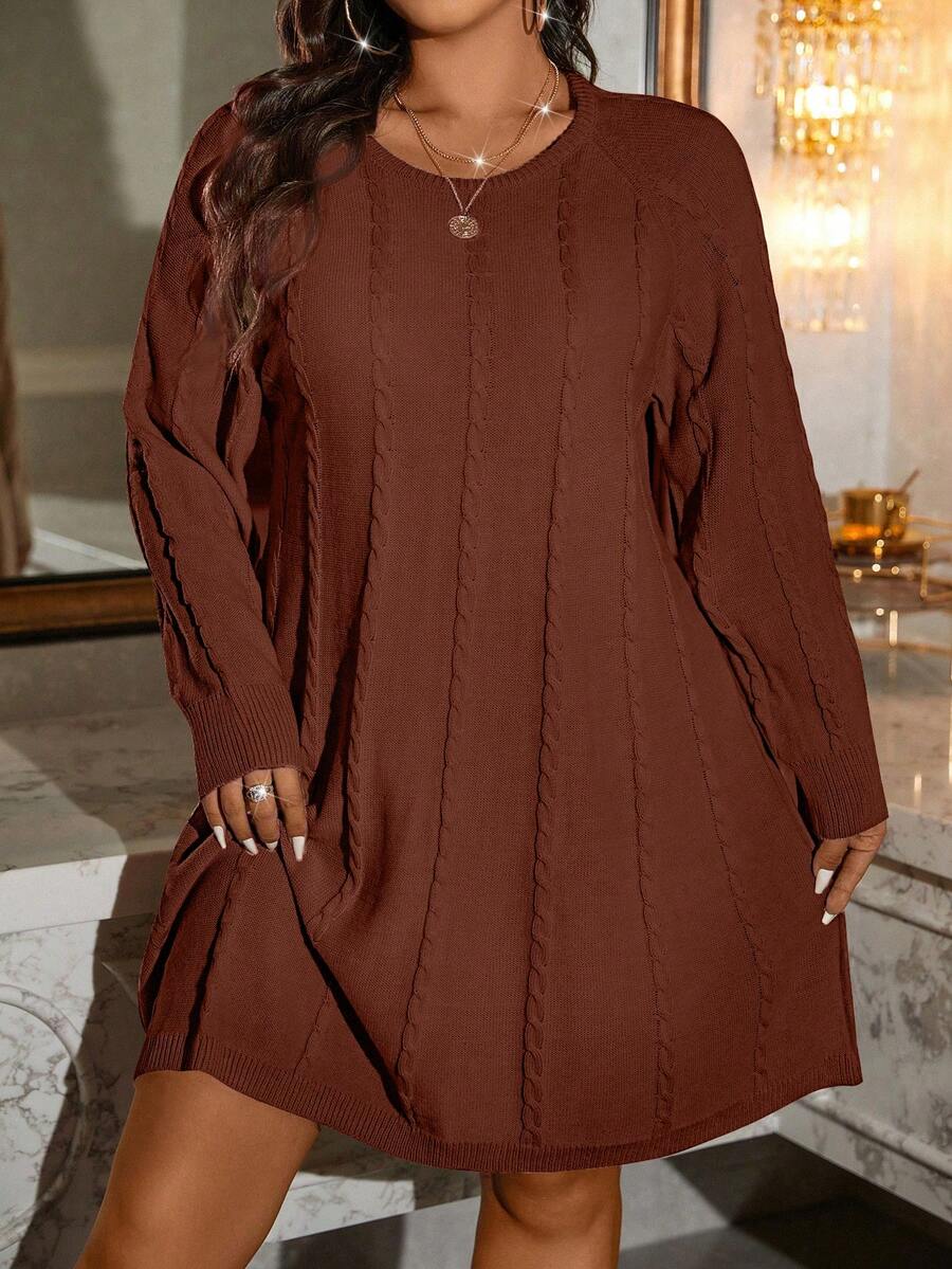 SHEIN LUNE Abito casual lavorato a maglia con motivo a trecce, scollo tondo, maniche lunghe, adatto per autunno/inverno, taglie comode - Caffè Marrone - Visualizzare 1