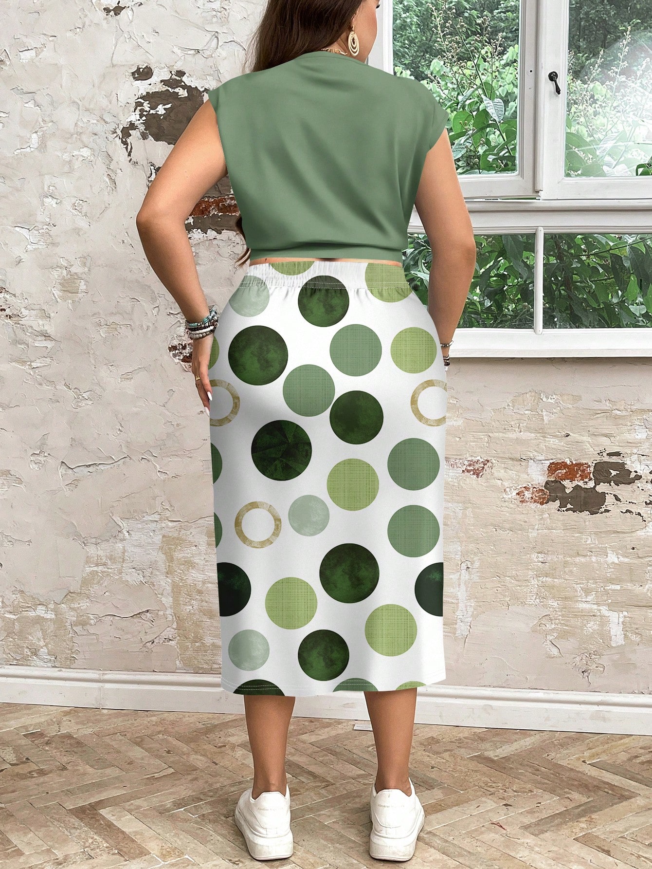 SHEIN LUNE مجموعة تنورة وبلوزة برينت النقاط البيضا...