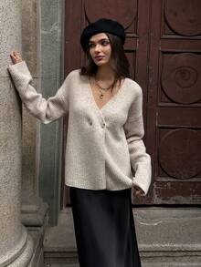 SHEIN Unity 秋冬V领罗纹宽松休闲双排扣独特时尚通勤日常开衫毛衣 - 杏色 - 查看 3