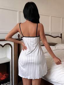 Dream Adore 粉色和白色条纹蝴蝶结印花女式吊带睡袍 - 彩色 - 查看 2