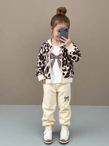 SHEIN Genkimix Kids 少女豹纹蝴蝶结T恤+针织运动裤+开衫套装 - 彩色 - 查看 7