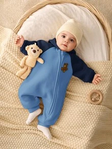 SHEIN Neugeborenes Baby Unisex süßes Bären Muster gestrickter verdickter Kapuzen-Romper, Herbst/Winter