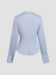 Celisse 女式条纹缎面翻领 V 领系带腰部开衩下摆衬衫 - 藍色 - 查看 4