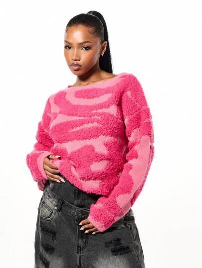 SUMWON WOMEN Textured Cropped Jumper With Abstract Pattern