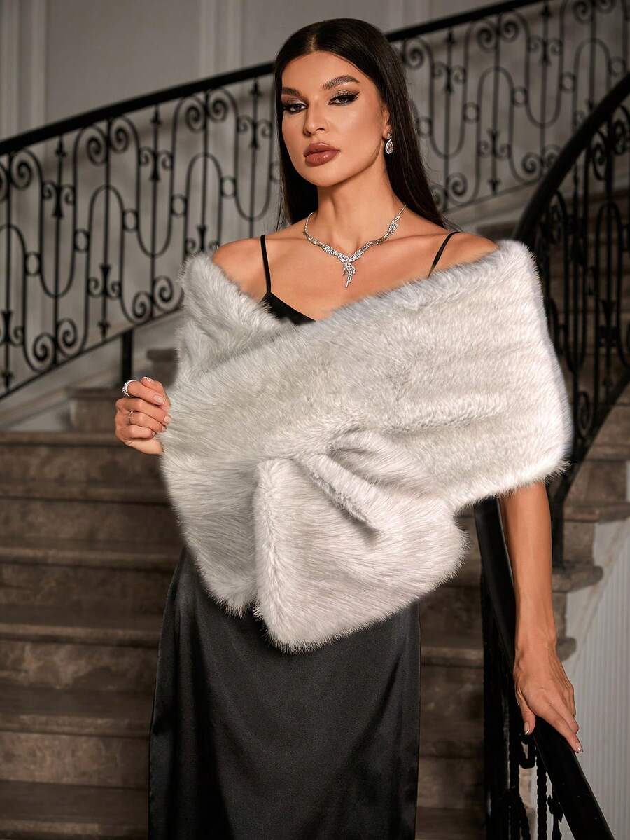 Zolique Chal sólido y versátil con hombros descubiertos y diseño esponjoso para mujer - Blanco - Ver 1