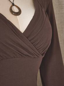 SHEIN ICON 女式加大码秋冬植物系列甜心领褶饰棕色长袖 T 恤 - 棕色 - 查看 6