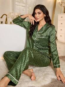 LuxeNights Bộ đồ ngủ nữ họa tiết da báo, chất liệu jacquard, màu xanh lá cây, thích hợp cho mùa đông. - Màu xanh lá cây đậm - Xem 4