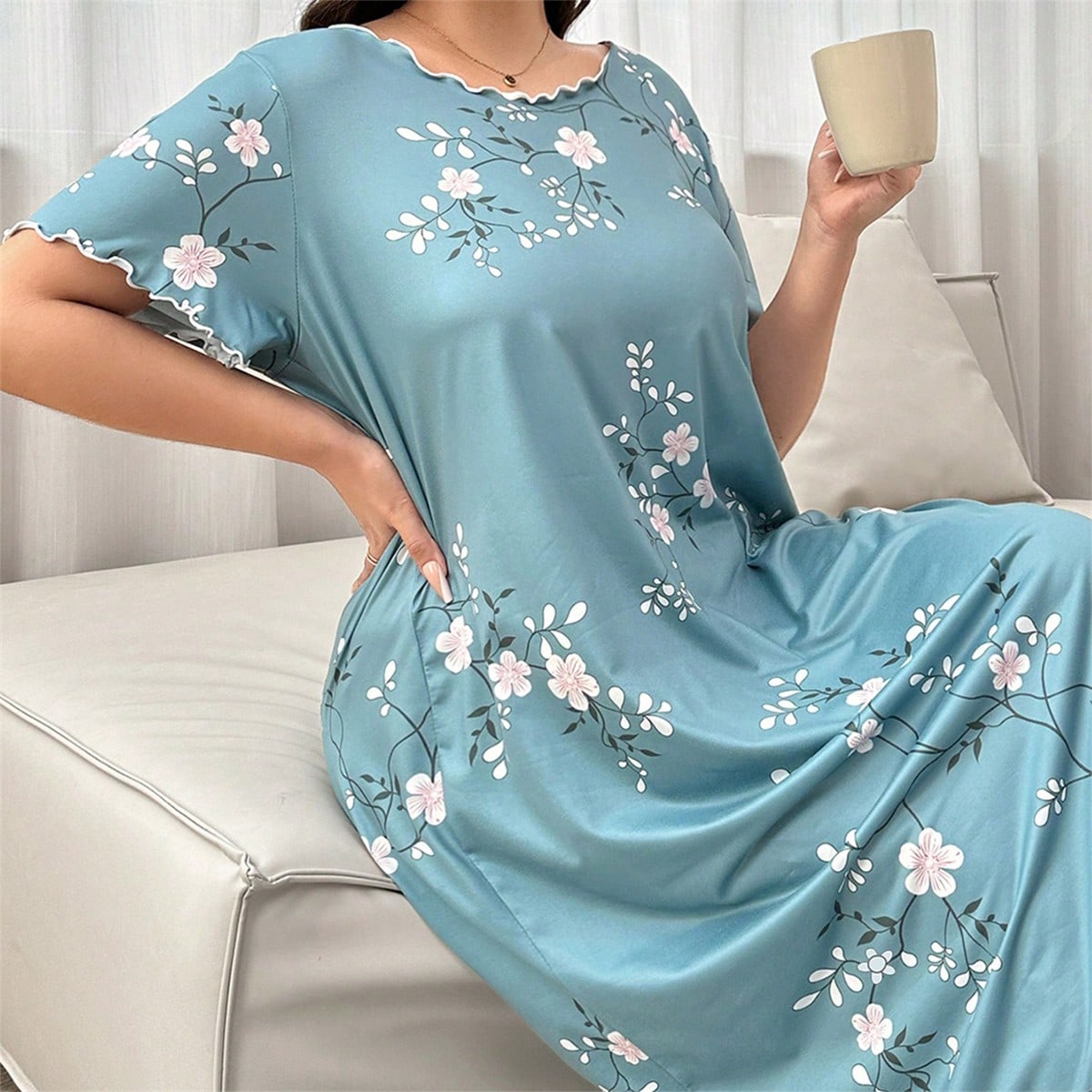 Vestido de dormir de talla grande con estampado de flores de manga corta, Moo Moo