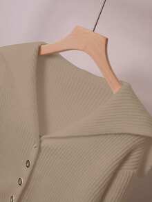 Franclia 2 件套女士休闲纯色针织毛衣套装，有领纽扣开衫和前蝴蝶结口袋针织裤 - 卡其色 - 查看 3