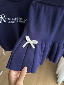 SHEIN Young Girl Slogan & Bow Decor Long Sleeve Sweater And Knit Mini Skirt Casual Set, Autumn/Winter - Blue - View 5