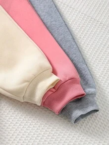 Cozy Pixies Bộ 6 áo nỉ cổ tròn tay dài họa tiết chữ cái cổ điển cho bé gái kèm quần jogger cạp chun - Hồng - Xem 9