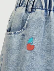 SHEIN Explorewe Tween Girl Girls' Casual Cute Cherry Print Loose Fit Jeans, Featuring Vivid Cherry Graphic With Green Stems Scattered On The Sides, Relaxed Silhouette Suitable For School Uniform, Christmas, Party, School, Vacation, Casual Wear - Blue - View 5