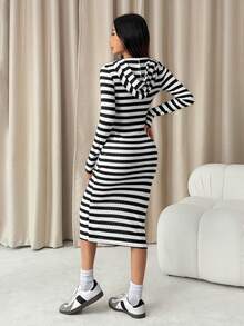 SHEIN PETITE 女式黑白罗纹紧身连帽连衣裙 - 黑與白 - 查看 2