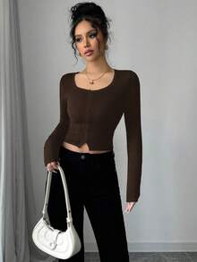 Elenzga Elegantes tailliertes T-Shirt für Frauen mit monochromen dekorativen Knöpfen vorne