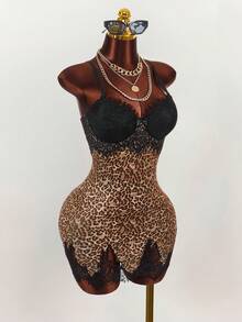 Amplova Vintage Leopard Muster Kleid mit tiefem Ausschnitt, Spaillentaille und figurbetonter Passform in Große Größen